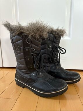 Sorel Joan of Arc Black Women's Lace-Up Winter Boots Size 7.5